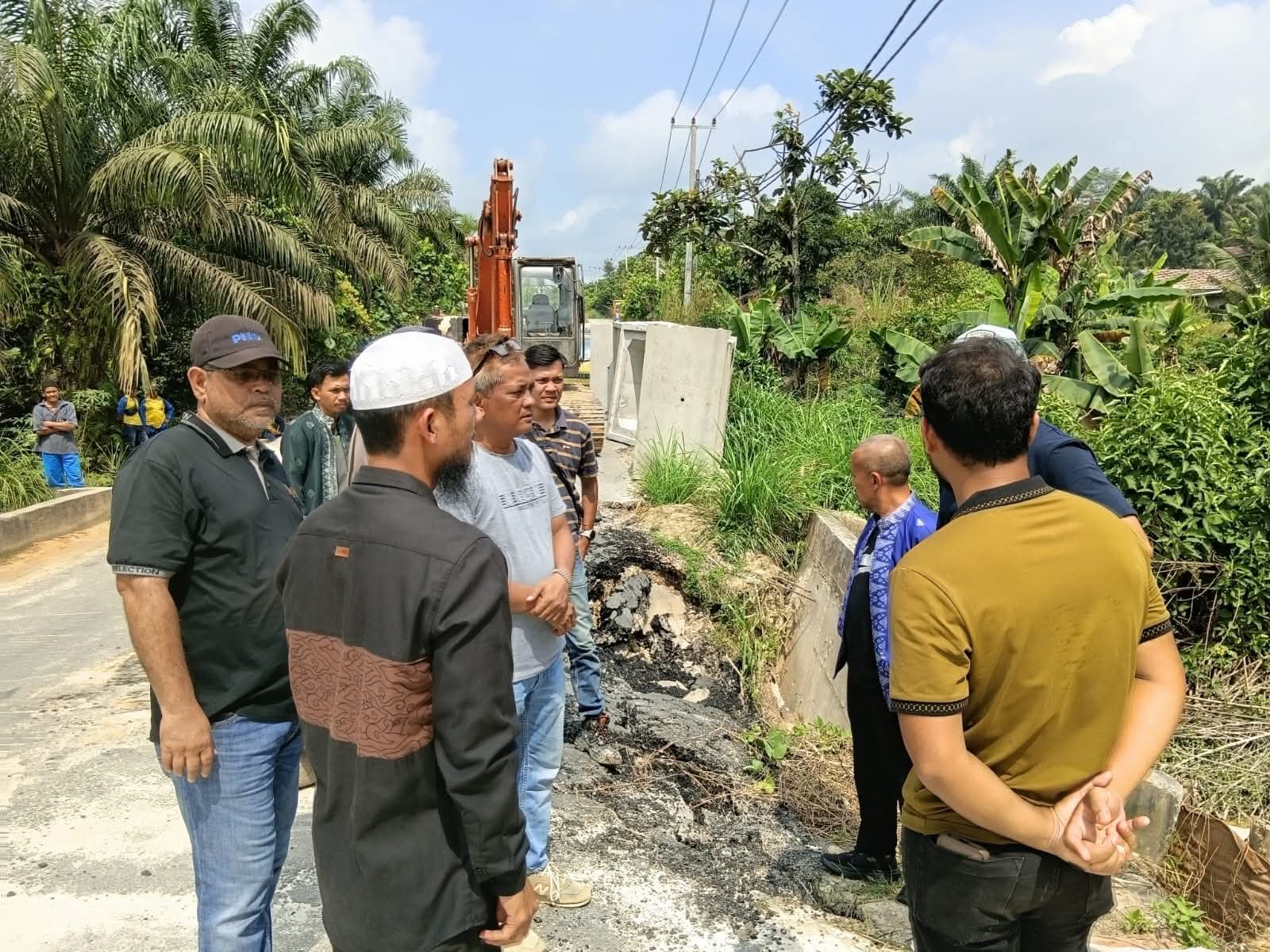 Perbaikan Jalan Menuju Ponpes Imam Ibnu Katsir